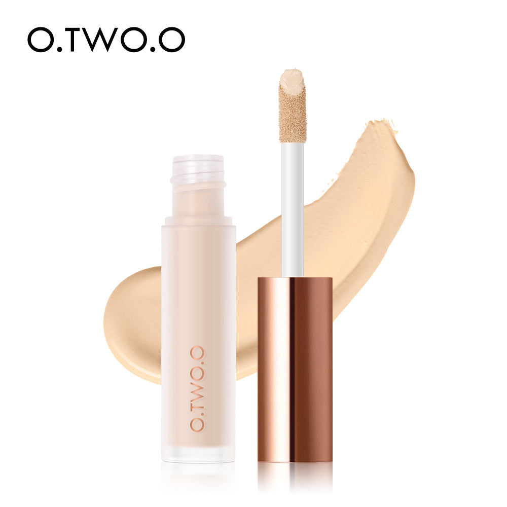 O.TWO.O Lightweight Tinted Concealer