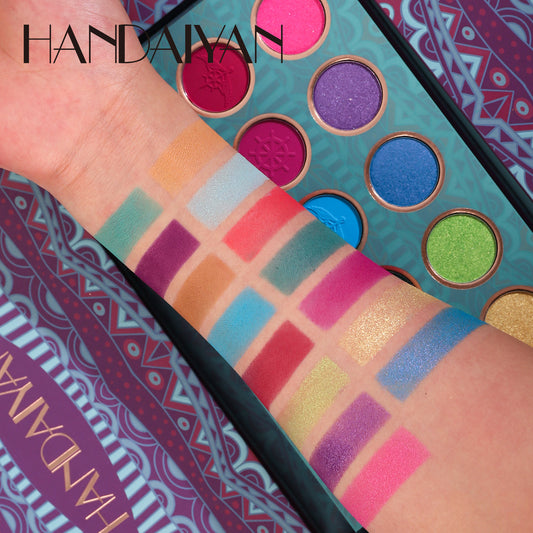 HANDAIYAN 15-Color Eyeshadow Palette with Mirror